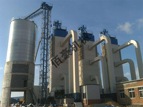 湖南糧食烘干塔現(xiàn)場作業(yè)